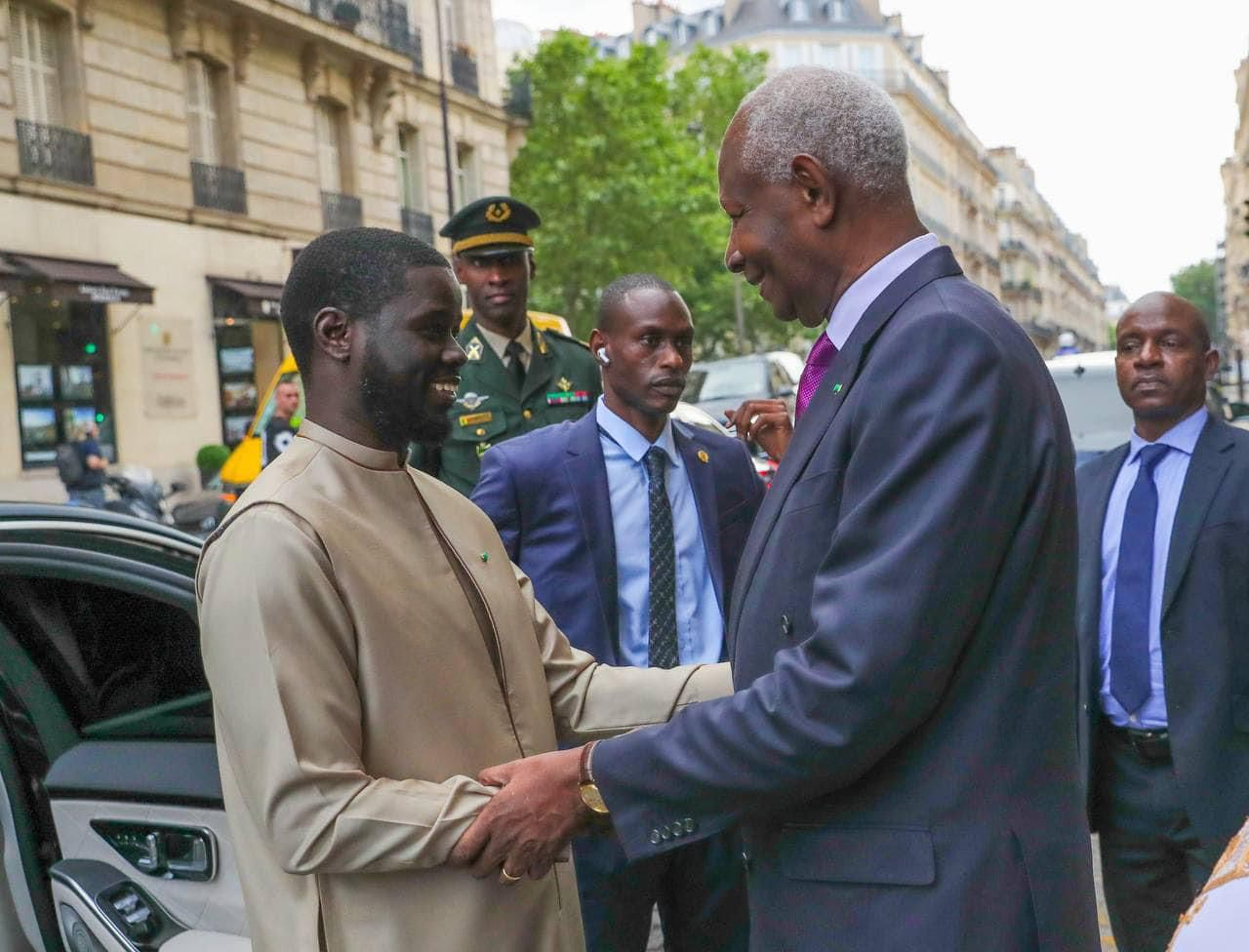 Le  chef de l'Etat, Bassirou Diomaye Faye, a rencontré l'ancien président Abdou Diouf