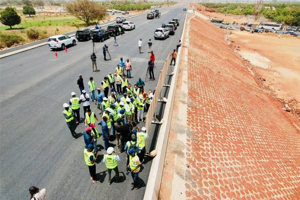 AUTOROUTE MBOUR-KAOLACK-FATICK | L’OUVRAGE LIVRÉ EN MAI 2025 AU LIEU DE JANVIER 2026