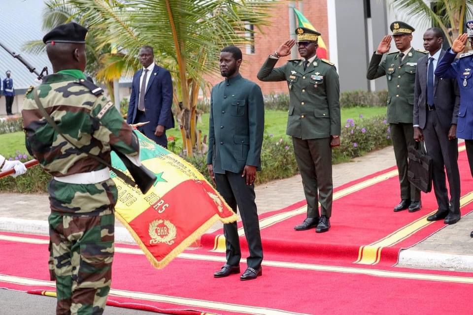  Revivez la cérémonie de remise de diplômes aux stagiaires de l'école d'état-major et aux auditeurs de l'école supérieure de guerre de l'Institut de Défense du Sénégal (IDS)