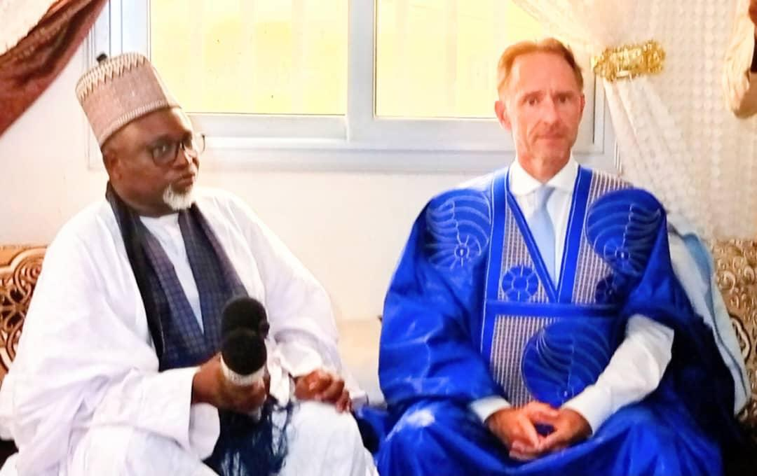 Diplomatie Religieuse-  L'ambassadeur de l'UE au Sénégal reçu par le khalife de Bambilor, Thierno Amadou Ba