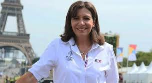 JO 2024: la maire de Paris Anne Hidalgo s'est baignée dans la SeineLa maire de Paris Anne Hidalgo, le président du comité d'organisation des Jeux olympiques Tony Estanguet et un représentant de l'État se sont baignés dans la Seine mercredi 17 juillet