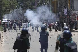 Bangladesh: 300 policiers blessés lors d'affrontements ce vendredi