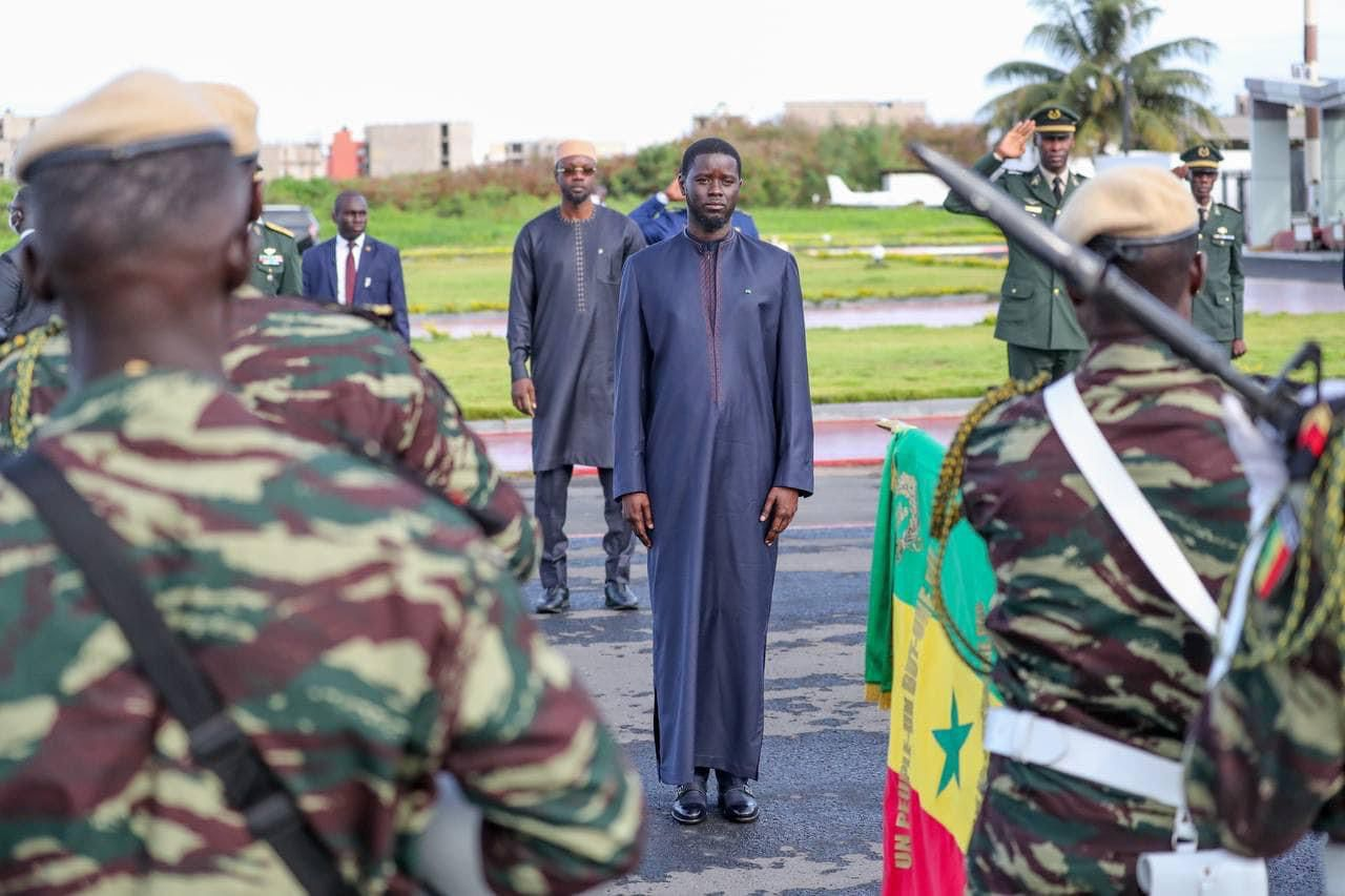 Le Chef de l’État a quitté Dakar ce matin pour se rendre à Paris.