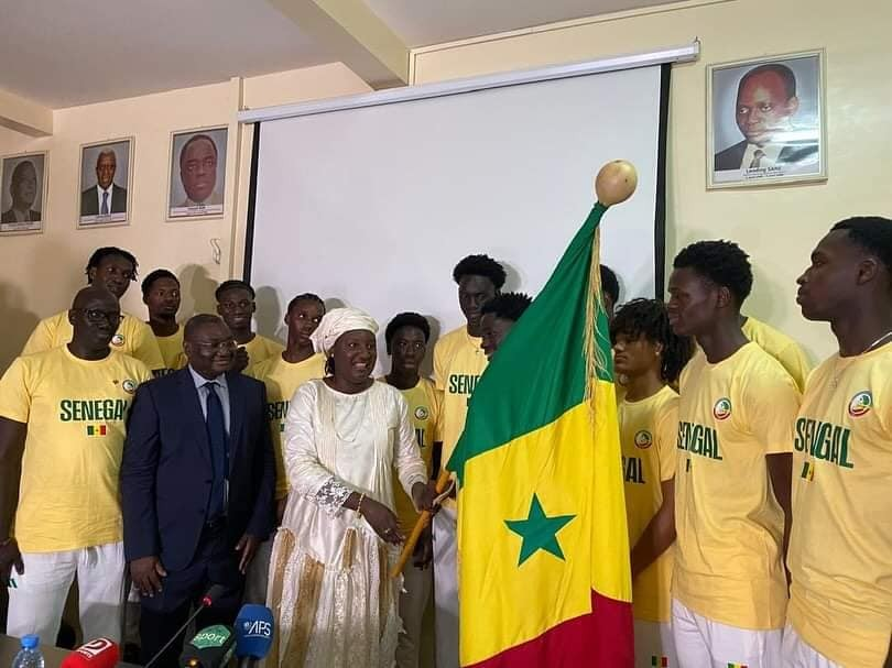 AFROBASKET U18 | LA MINISTRE KHADY DIENE GAYE ENCOURAGE LES LIONCEAUX À JOUER « À FOND » POUR HONORER LE DRAPEAU