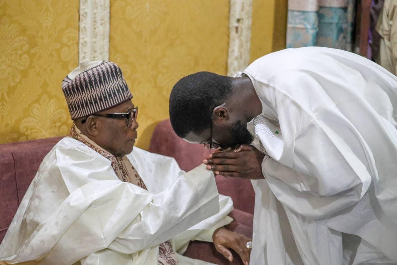 Après Médina Baye, le président Diomaye s'est rendu chez le khalif de Léona Niassène