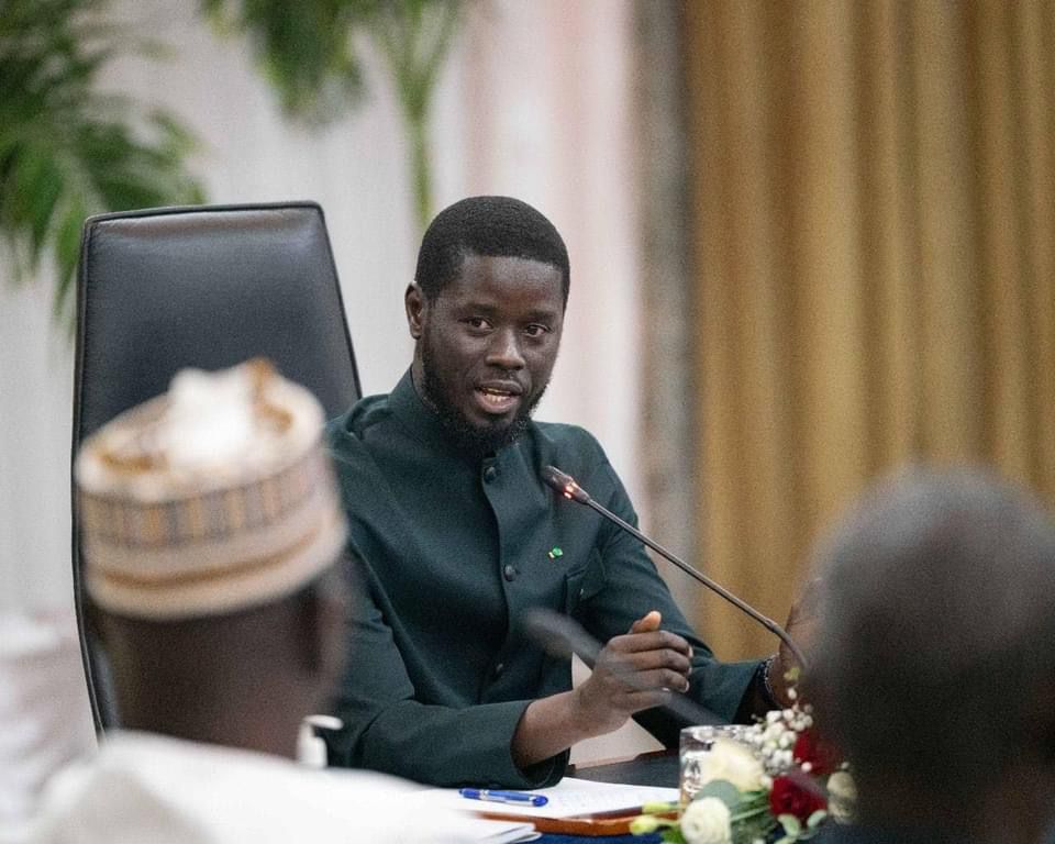 Le Président de la République a reçu  l'équipe d'ingénieurs qui a conçu le premier satellite sénégalais