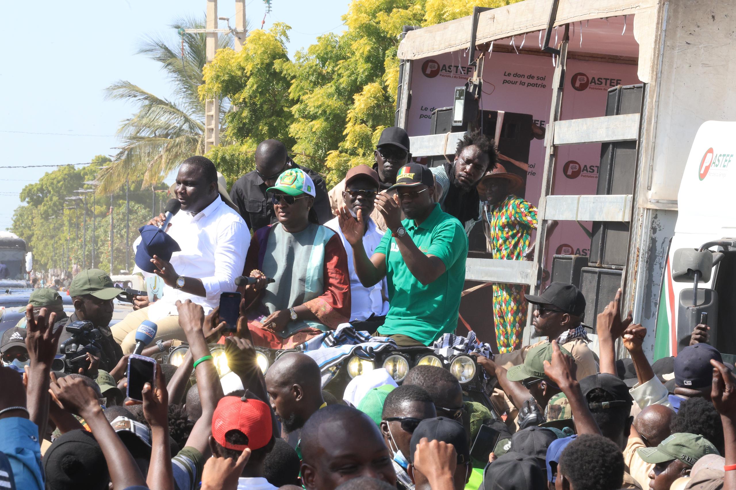 Campagne électorale à l'étape de Joal- Ousmane Sonko draine encore des foules !