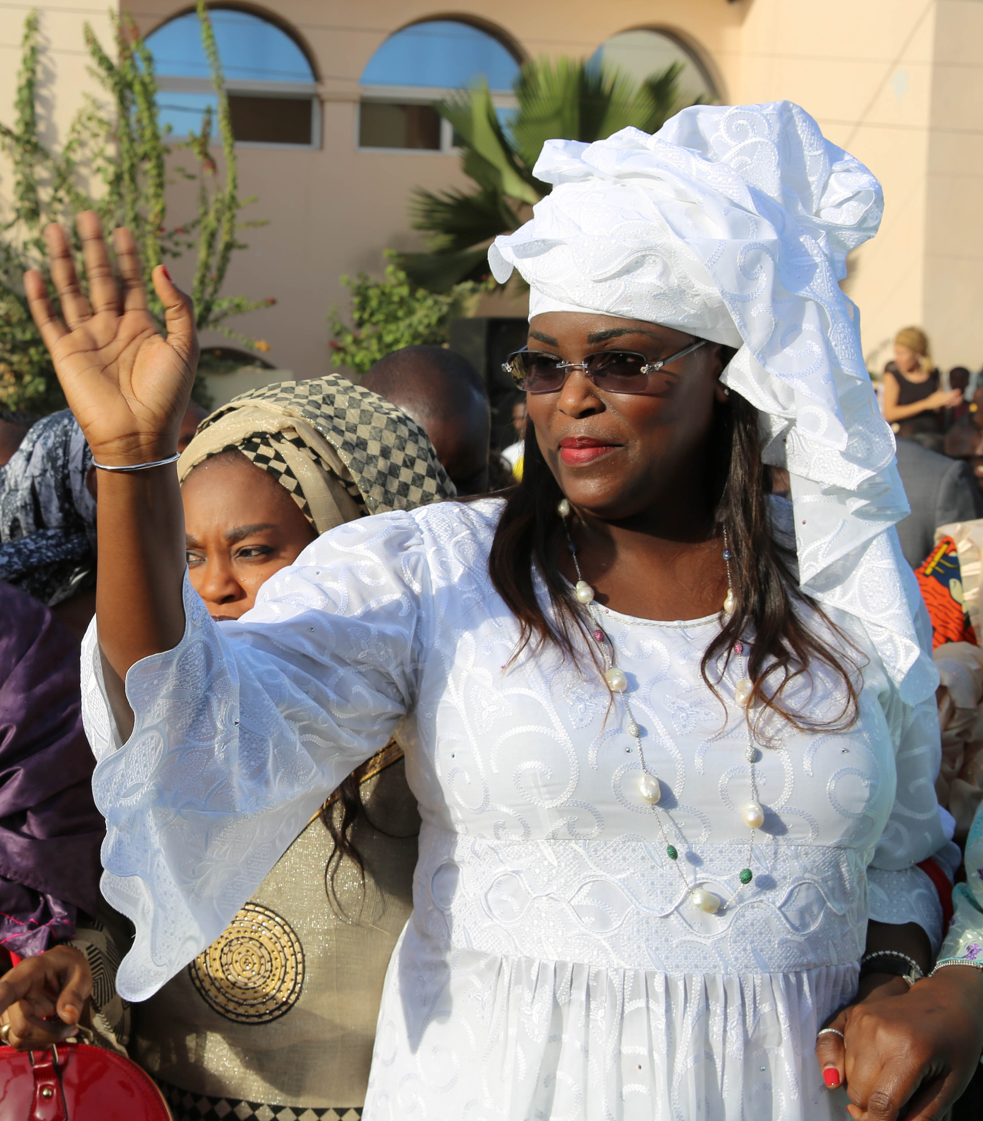 ​Pose de la première pierre de la maternité de Ouakam, Marième Faye Sall chaleureusement accueillie et remerciée  par les populations