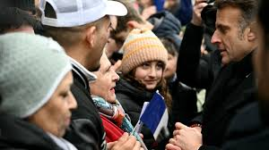 "REMETTEZ DE L'ORDRE DANS CE PAYS!": MACRON INTERPELLÉ LORS DE LA COMMÉMORATION DE LA LIBÉRATION DE COLMAR