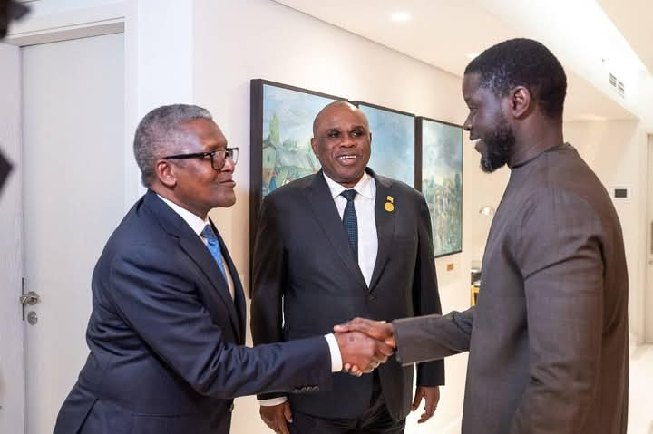 Le Pr Diomaye Faye a reçu  l’homme d’affaires nigérian Aliko Dangote ainsi que le Dr Okey Oramah, Président d’Afreximbank