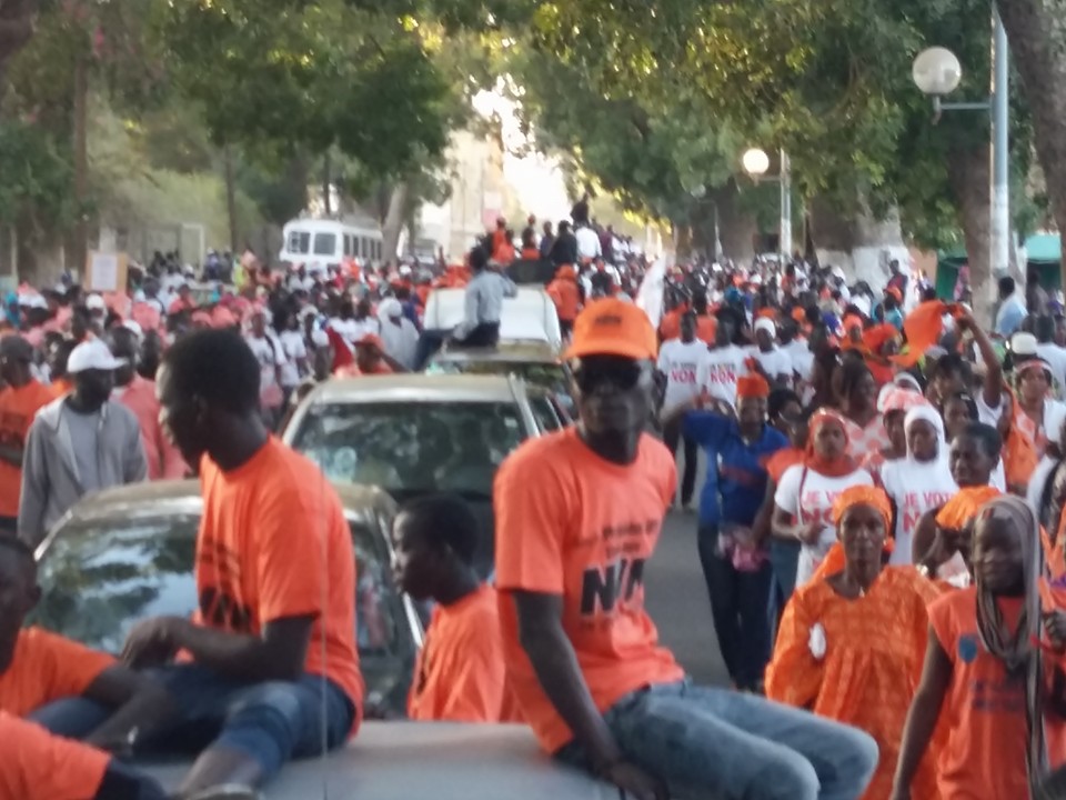 ​Premières images de l'incroyable caravane du front du NON à Thies.