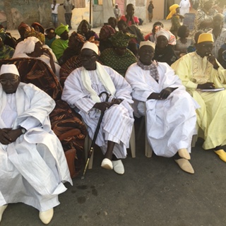 ACQUISITION DE MOTEURS HORS-BORD: ABDOU KARIM SALL MARCHE SUR LES TRACES DU PRÉSIDENT MACKY SALL EN SUBVENTIONNANT LES PÉCHEURS DE MBAO