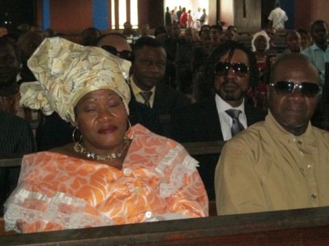 La femme de Papa Wemba est arrivée à Abidjan...Un hommage musical prévu pour le "Roi de la Rumba"...