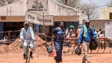 TRANSPORT FRONTALIER ENTRE LE SÉNÉGAL ET LA GAMBIE.