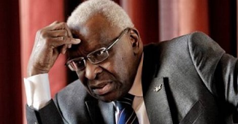 Le président Lamine Diack fête ses 83 ans en "prison"