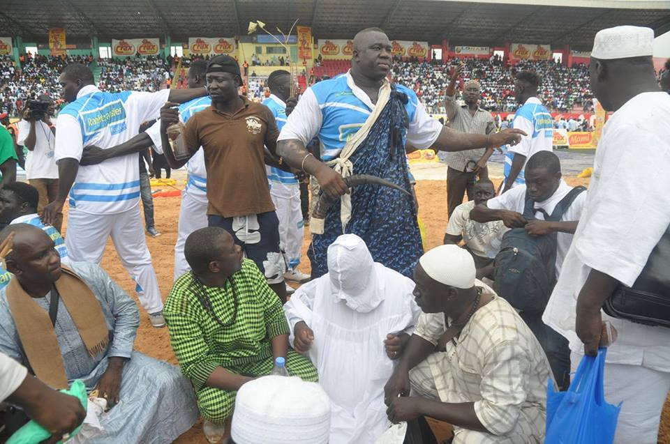 Quelques images du combat Lac De Guiers n 2/ Yekini