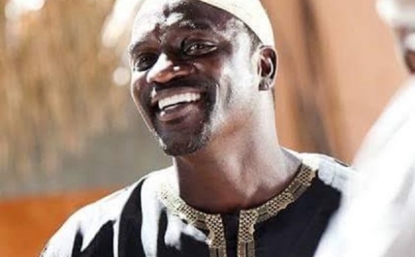 le témoignage émouvant d’AKON sur Serigne saliou