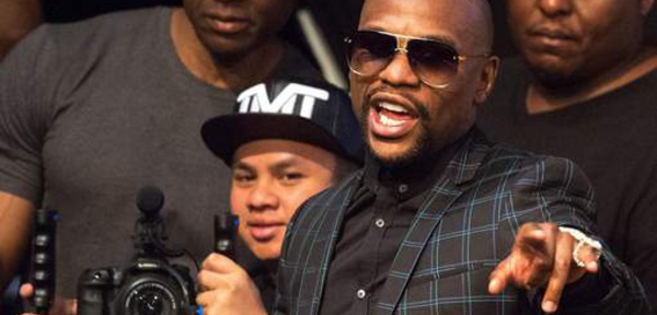 Mayweather en virée nocturne avant son duel face à McGregor