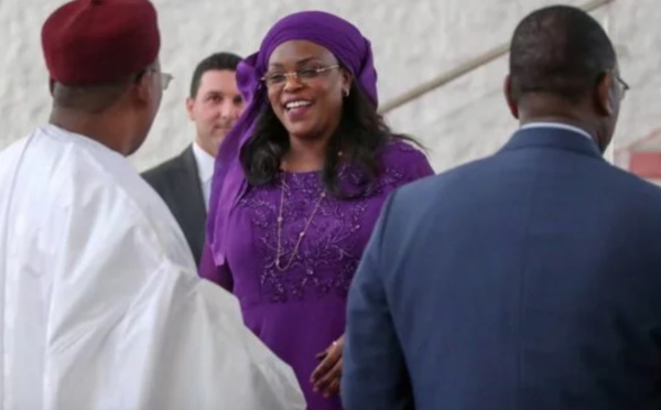 Investi dans sa fonction de président du Sénégal: Macky Sall reçoit les félicitations de Marième Faye Sall et ses enfants