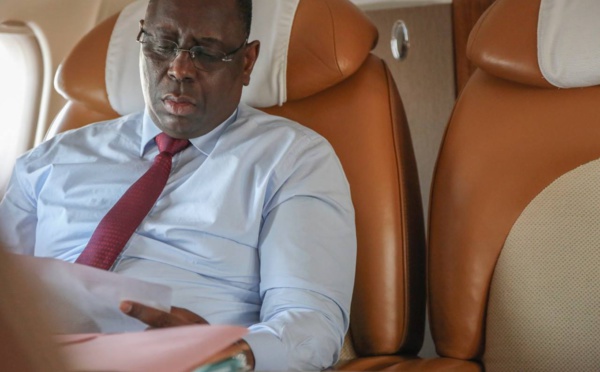 Ces images rares de MACKY Sall dans l'avion Présidentiel