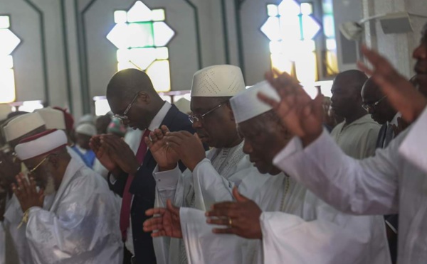 Les images exclusives de la prière du Vendredi du Pr Macky Sall à Abidjan