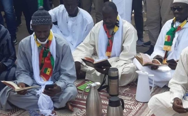 Insolite-  Des invocations du Coran à la Place de l'Obélisque "pour  aider les Sénégalais à sortir de cette situation difficile"