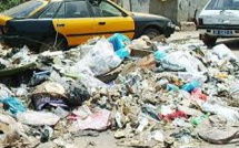 DAKAR, LENDEMAIN DE TABASKI : DE LA PLUIE ET DES TAS DE DÉCHETS