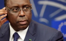 Comment Macky Sall garde-t-il un œil sur la Gambie