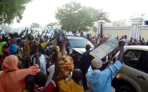  URGENT: une foule immense à l'accueil de Me Wade à Touba