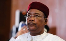 Niger: pour l'ex-président Issoufou, une intervention militaire serait une "faute"