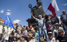 A Varsovie, une manifestation "historique" contre le gouvernement du parti Droit et justice