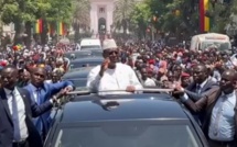 Macky Sall quitte le palais sous les acclamations de la foule