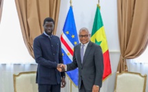 Découvrez les images de l’arrivée du président Bassirou Diomaye Faye à Praia, au Cabo Verde