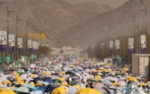 Hajj: marée de fidèles au mont Arafat sous une chaleur extrême