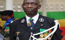 "J’EXIGE UN PLAN SÉNÉGAL NORMAL AVANT UN PLAN SÉNÉGAL EMERGENT". LE COUP DE GUEULE DU COLONEL AZIZ NDAW SCANDALEUSEMENT BLOQUÉ AU HANGAR DE L'AÉROPORT