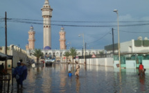 INONDATIONS À TOUBA | RENFORT DES SAPEURS-POMPIERS ET INTERVENTION DU MINISTRE CHEIKH TIDIANE DIEYE